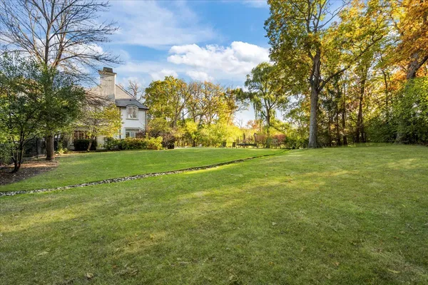 $2,199,000 | 1315 Abington Cambs Drive, Lake Forest, IL 60045