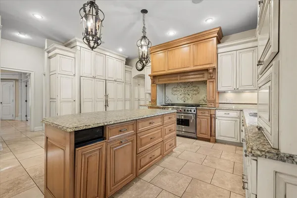 $2,199,000 | 1315 Abington Cambs Drive, Lake Forest, IL 60045