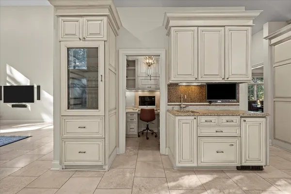 $2,199,000 | 1315 Abington Cambs Drive, Lake Forest, IL 60045