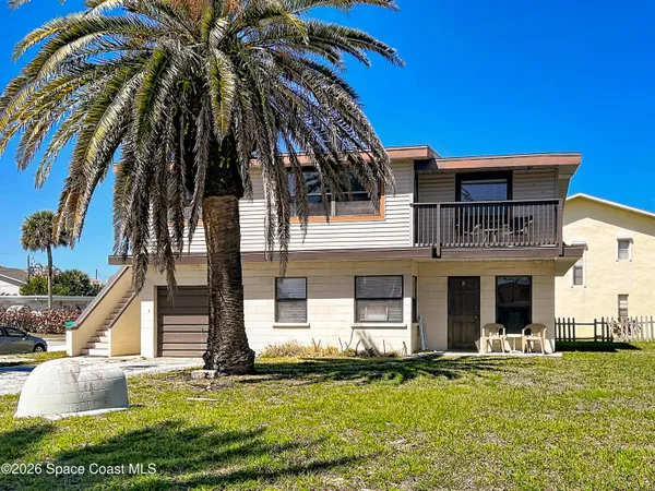 front view of house with a yard
