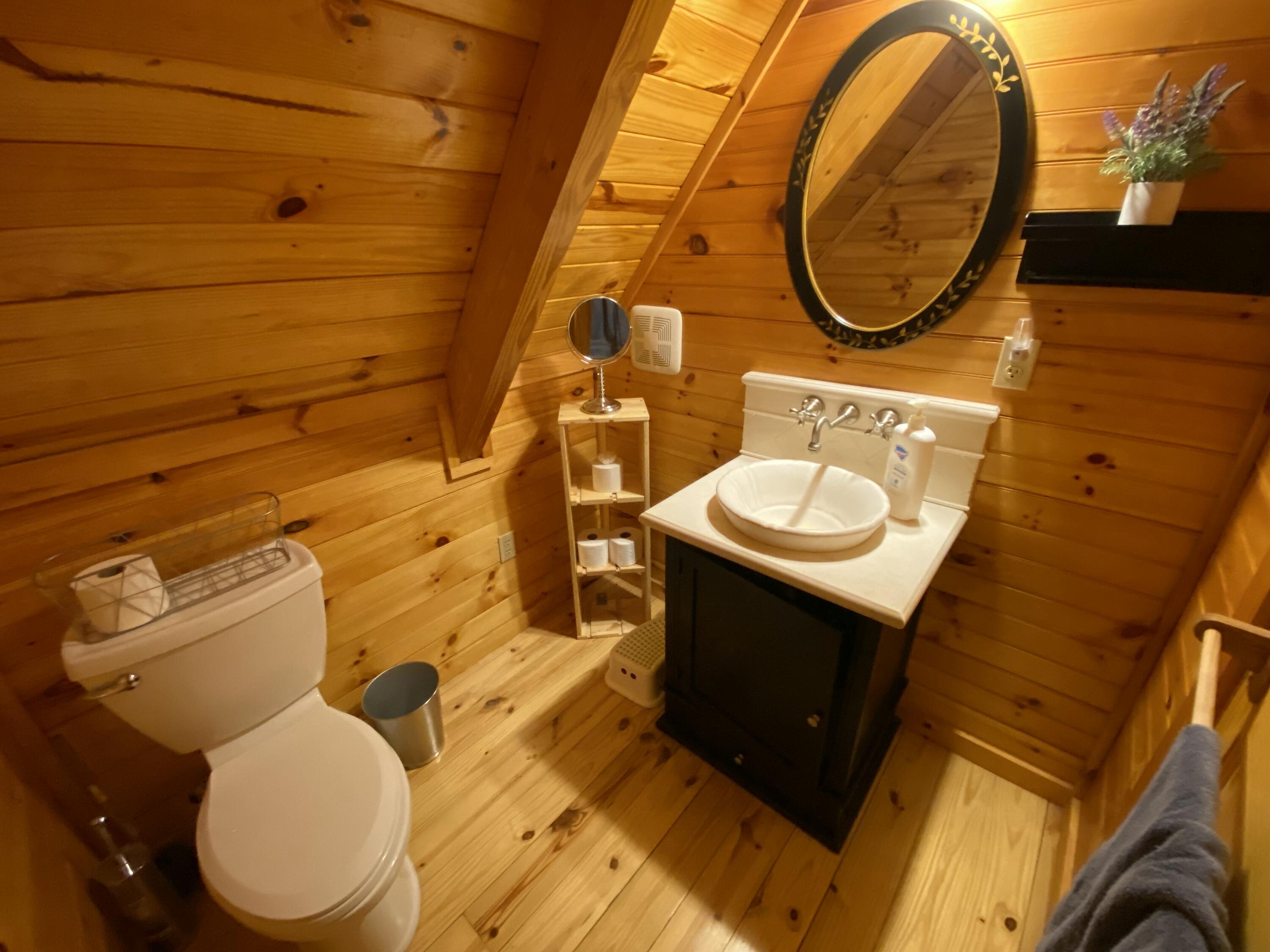 431 Harold Luke Road Campton, KY 41301 - Photo 53 of 82 053 the bathroom in the upstairs loft ar