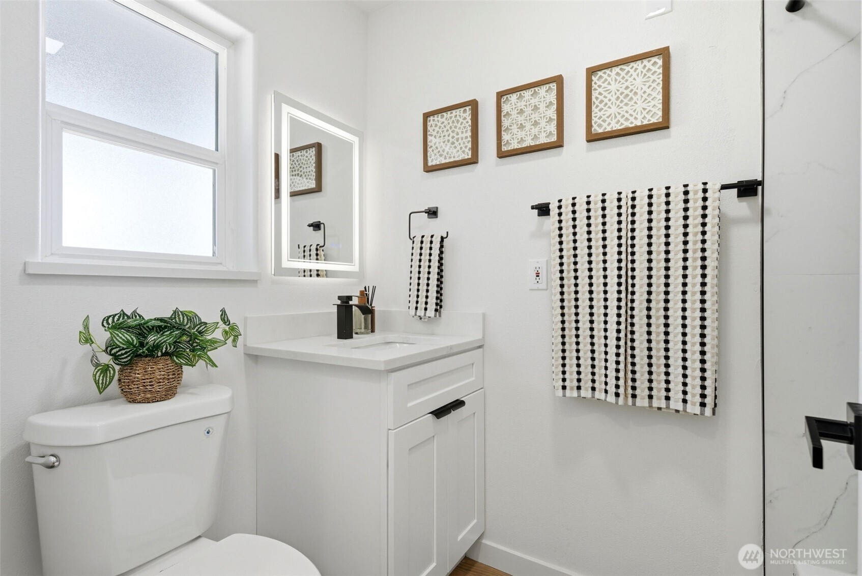 5228 23rd Avenue Southwest Seattle, WA 98106 - Photo 15 of 30 Gallery Image 15