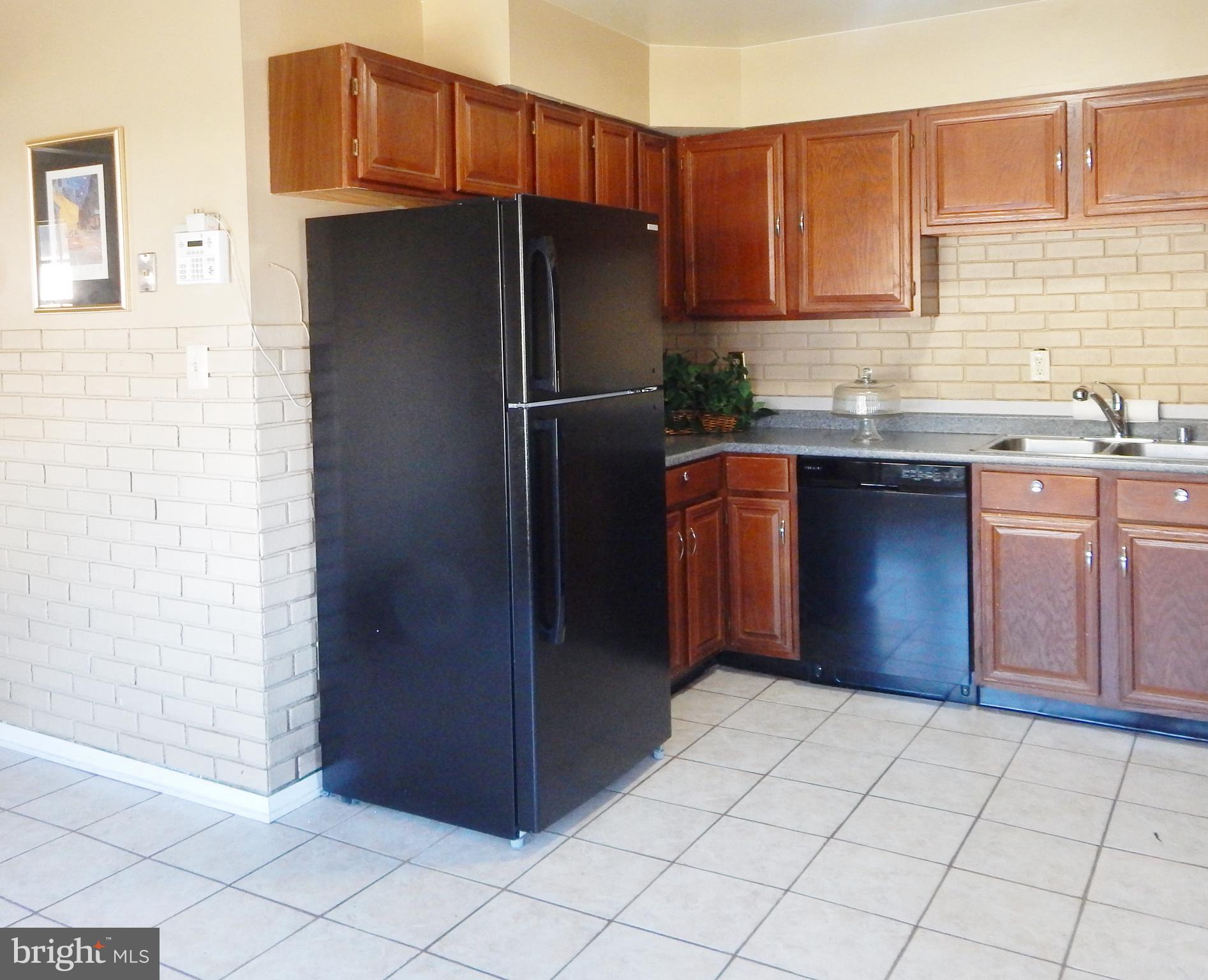 1073 Kings Road Pasadena, MD 21122 - Photo 12 of 26 Brand New Refrigerator