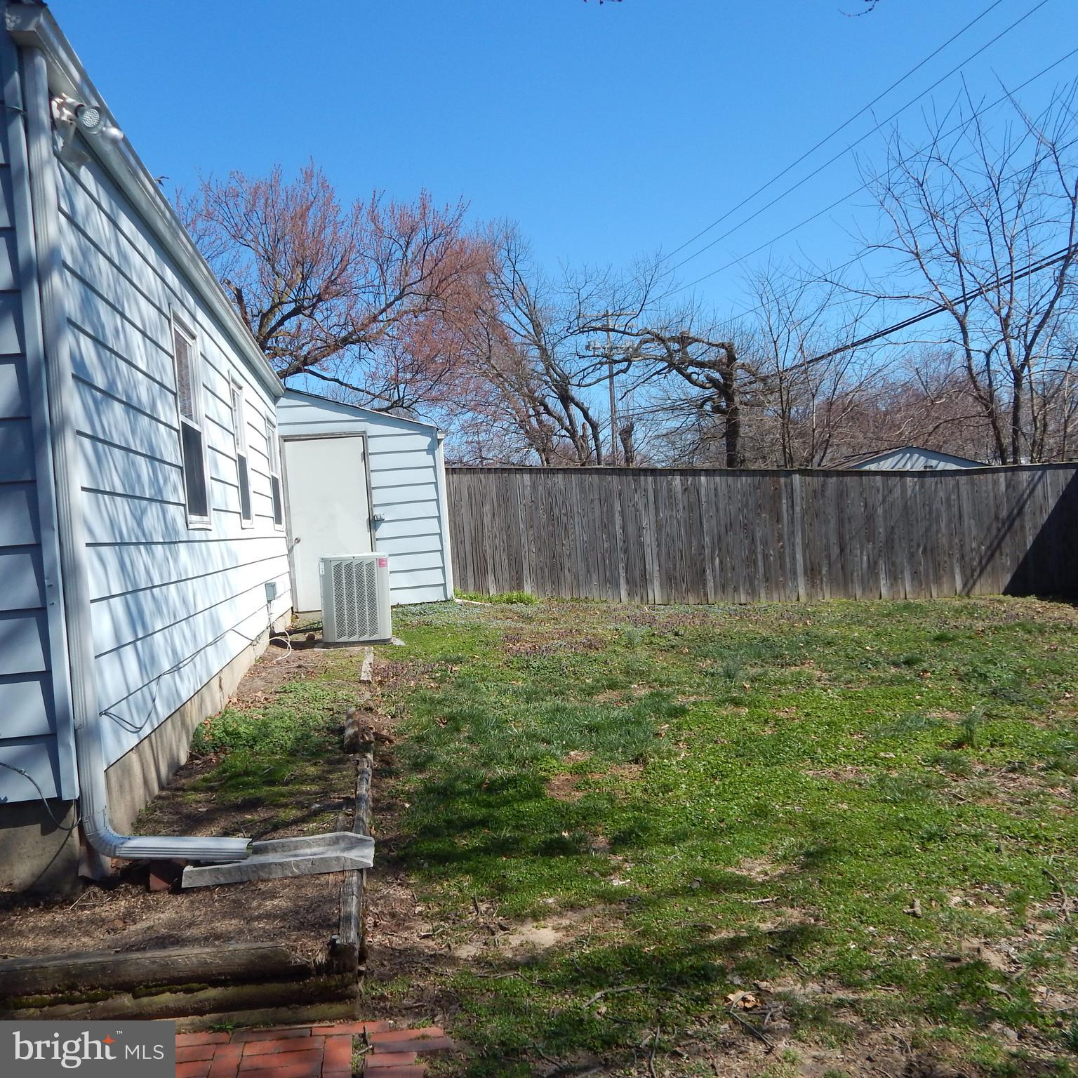 1073 Kings Road Pasadena, MD 21122 - Photo 24 of 26 Fenced in Ba ck yard