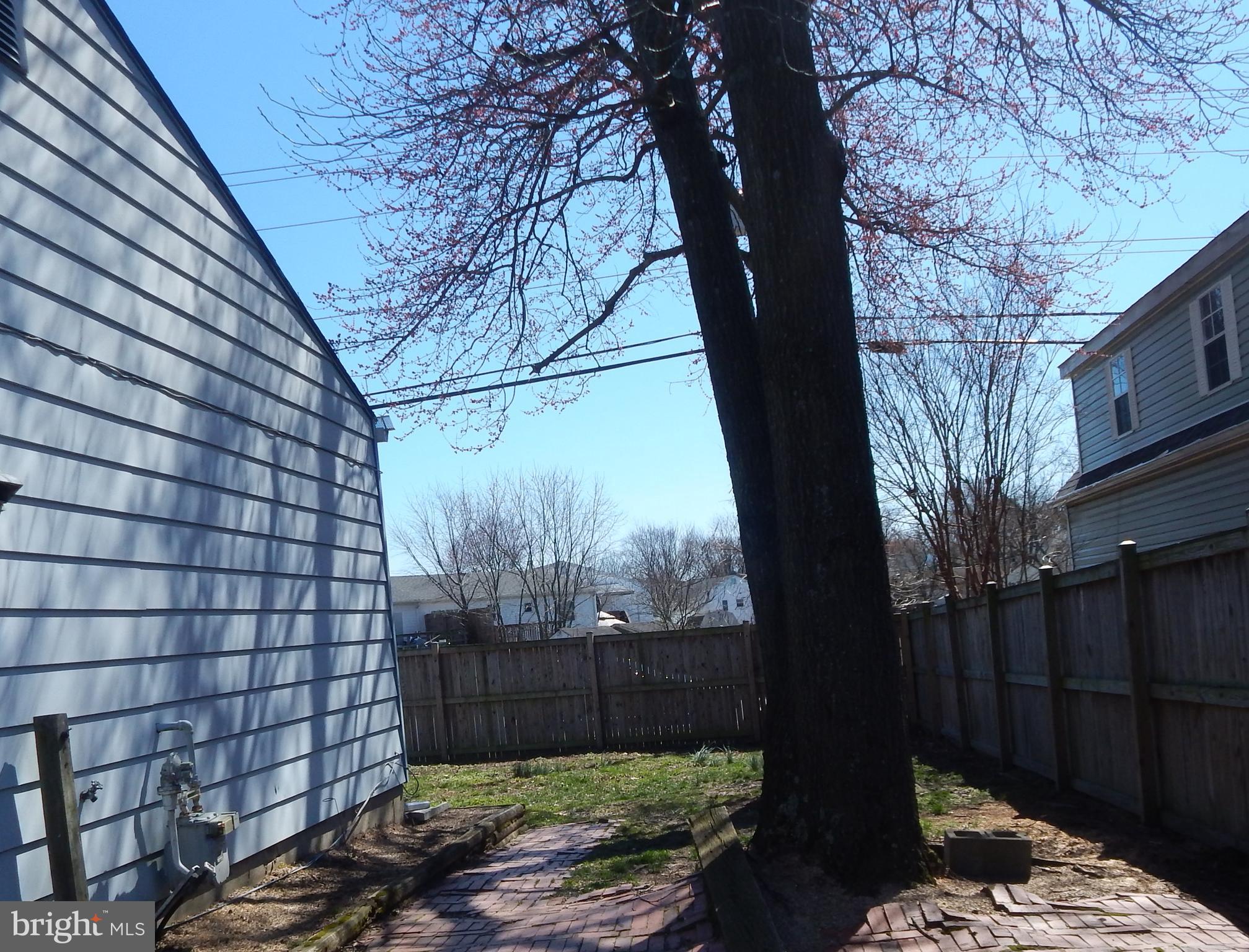 1073 Kings Road Pasadena, MD 21122 - Photo 26 of 26 Side Patio