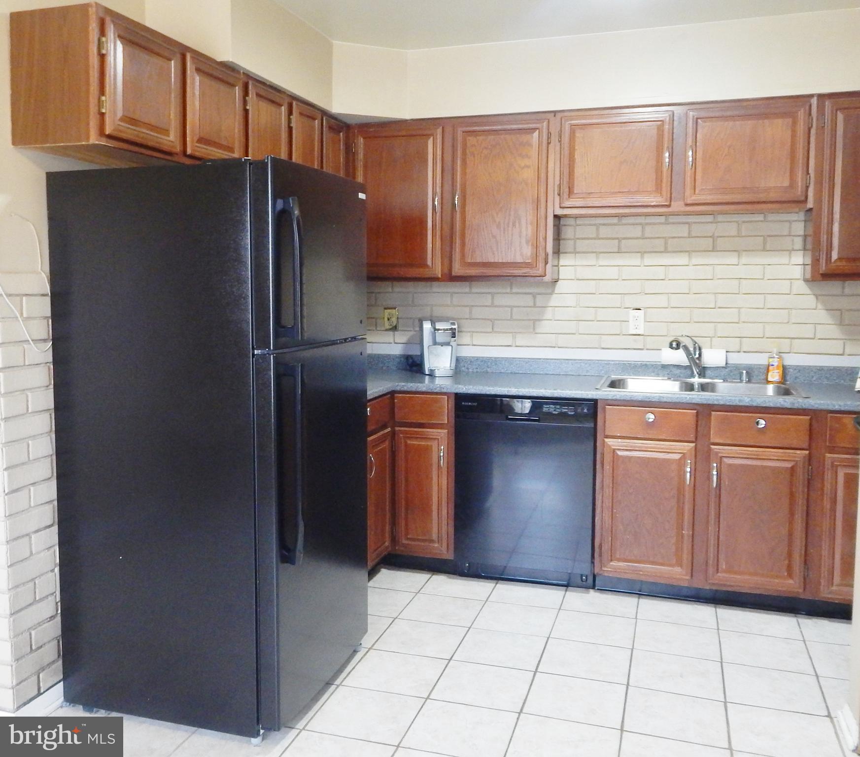 1073 Kings Road Pasadena, MD 21122 - Photo 10 of 26 Kitchen