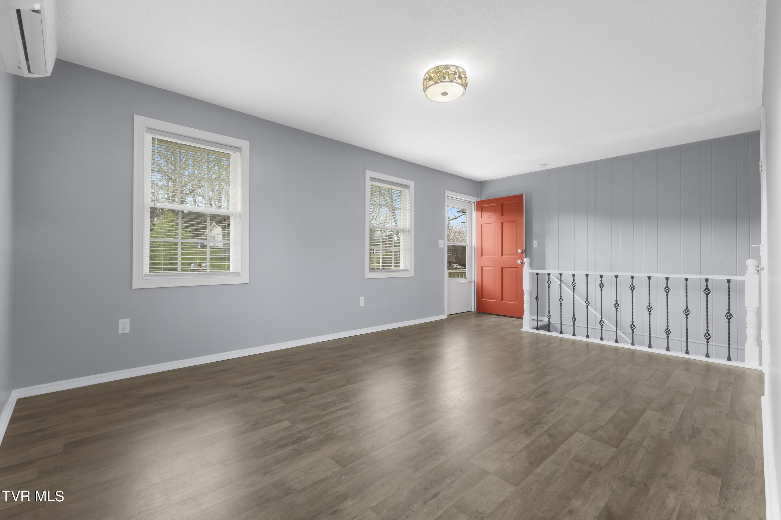 208 Redstone Drive Bristol, TN 37620 - Photo 12 of 29 128A9243