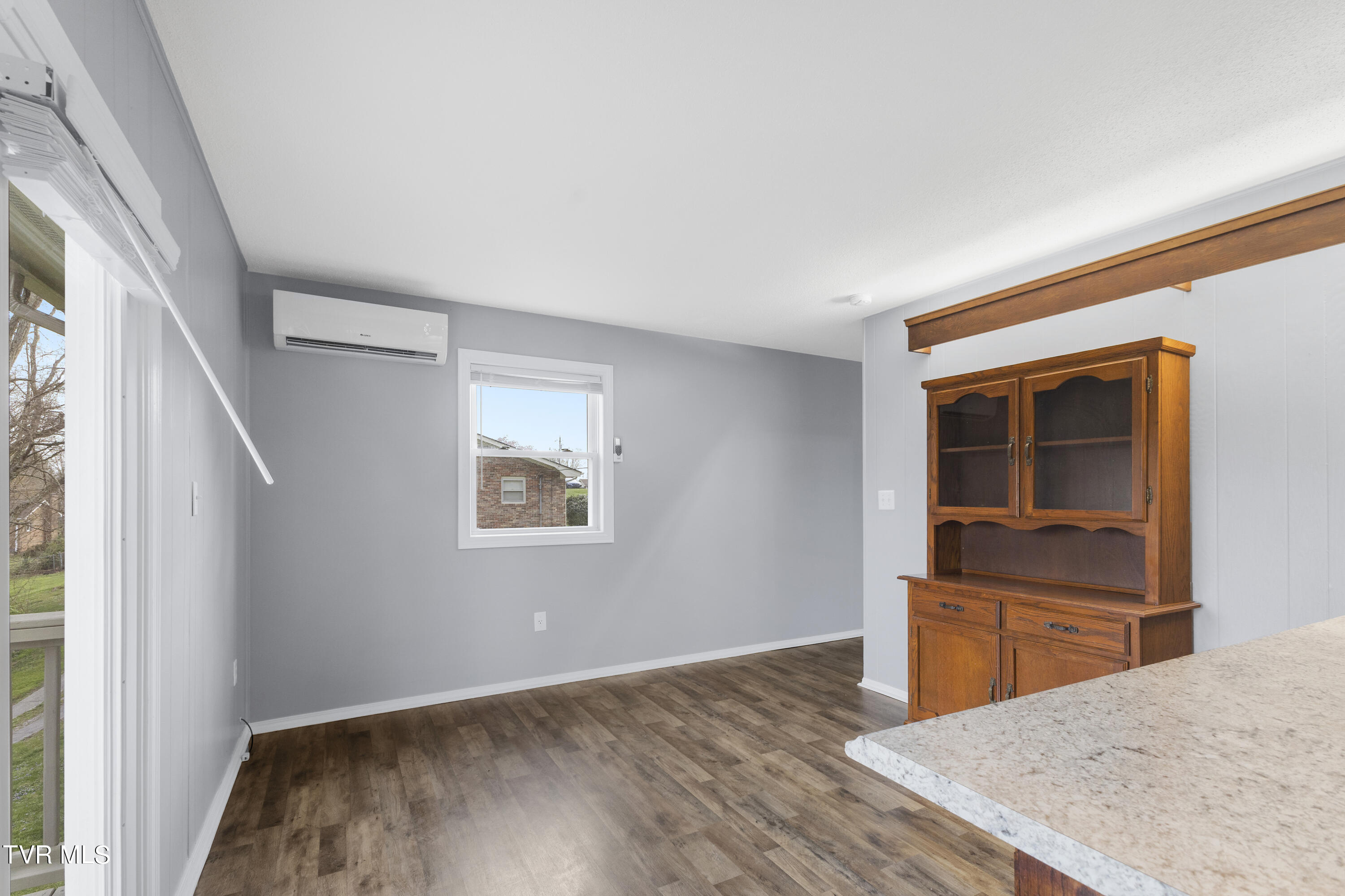 208 Redstone Drive Bristol, TN 37620 - Photo 13 of 29 128A9236