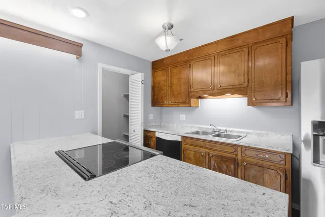 $1,400 | 208 Redstone Drive, Bristol, TN 37620