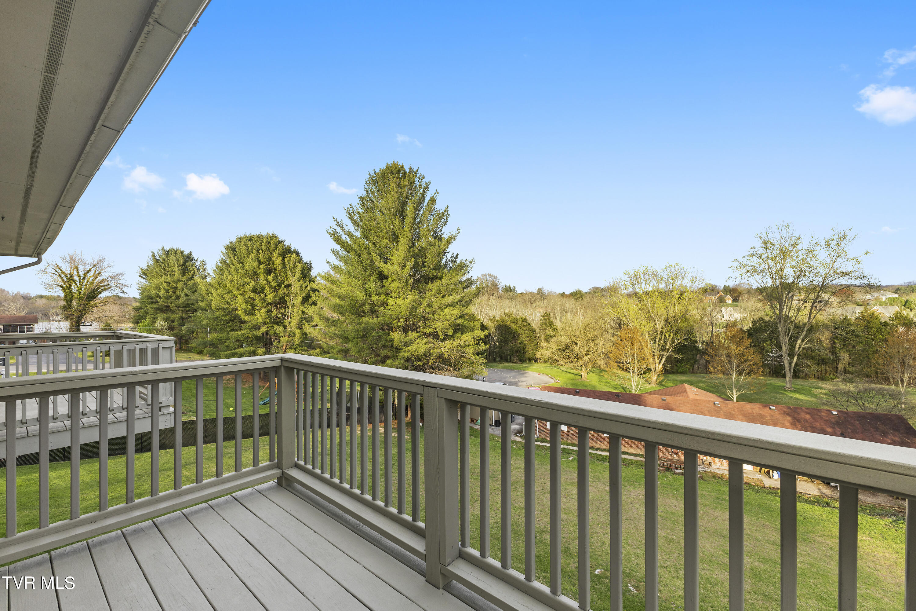 208 Redstone Drive Bristol, TN 37620 - Photo 17 of 29 128A9271