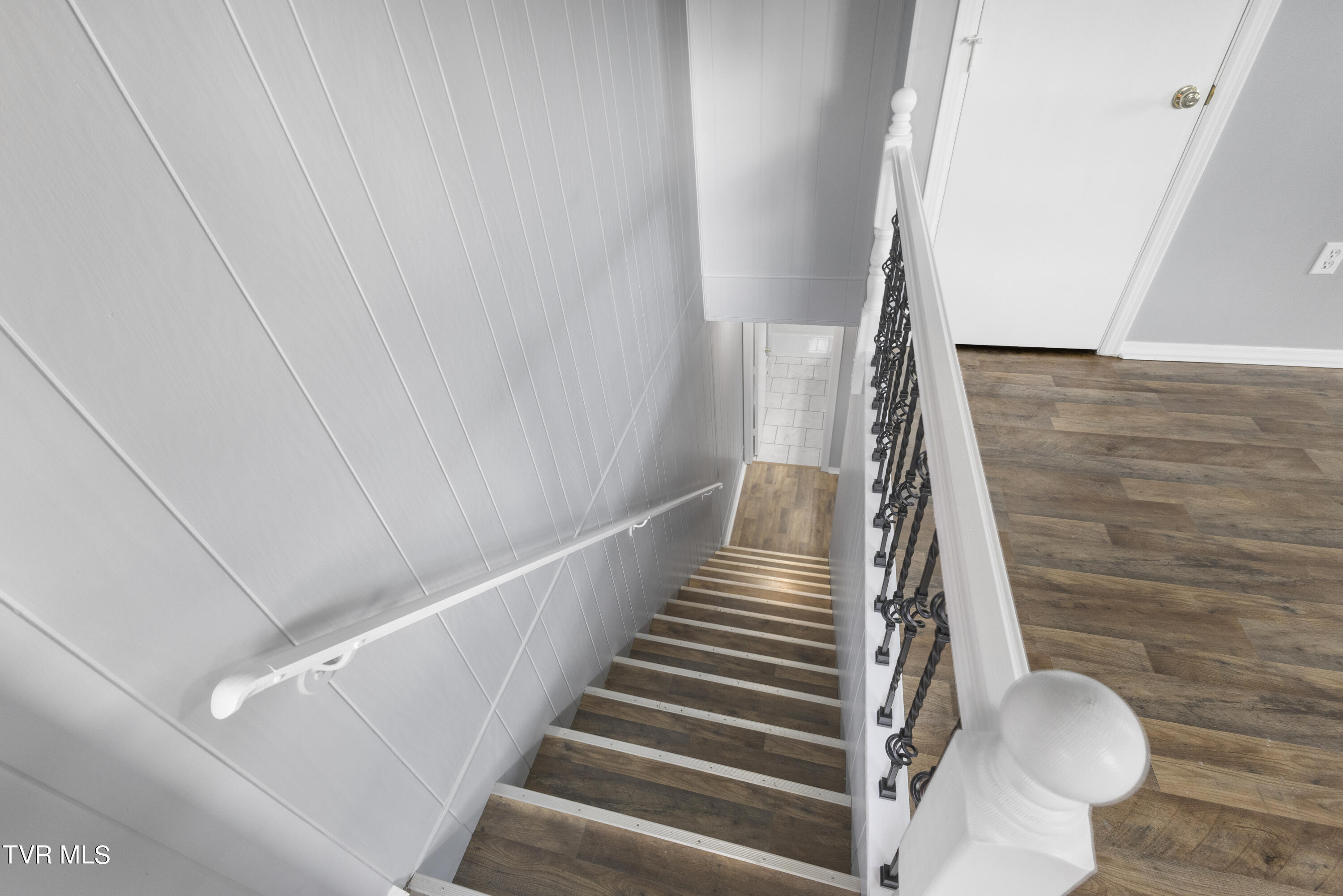 208 Redstone Drive Bristol, TN 37620 - Photo 18 of 29 128A9247