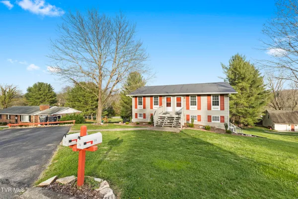 $1,400 | 208 Redstone Drive, Bristol, TN 37620