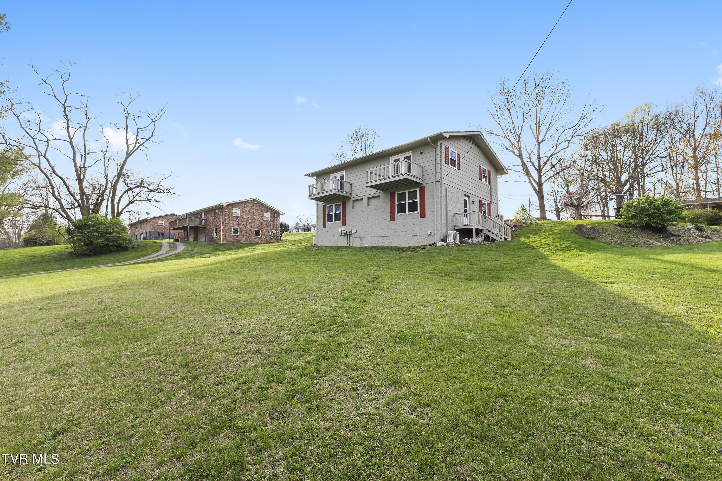 208 Redstone Drive Bristol, TN 37620 - Photo 5 of 29 128A9202