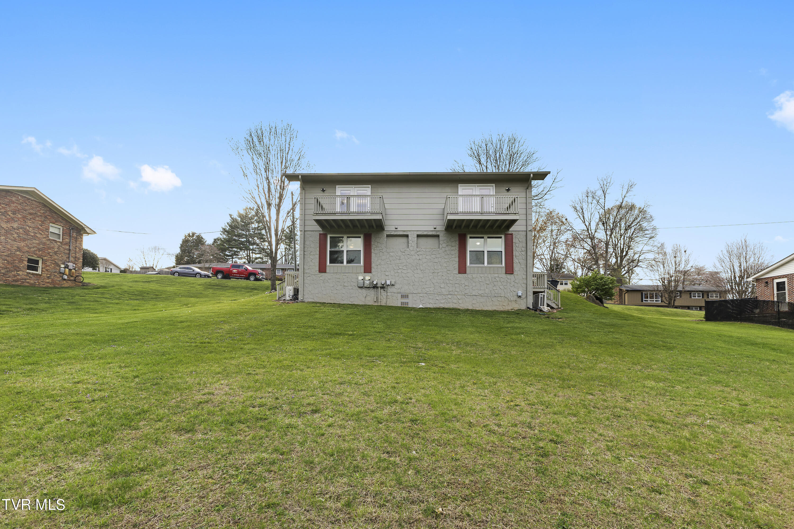 208 Redstone Drive Bristol, TN 37620 - Photo 6 of 29 128A9205