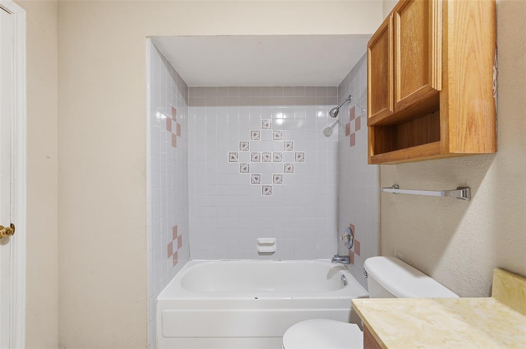 7717 Bermejo Road, Unit 1 Fort Worth, TX 76112 - Photo 27 of 34