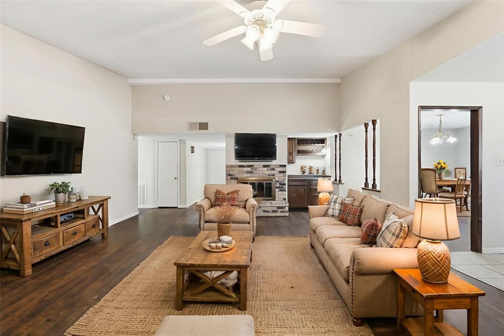 7717 Bermejo Road, Unit 1 Fort Worth, TX 76112 - Photo 5 of 34