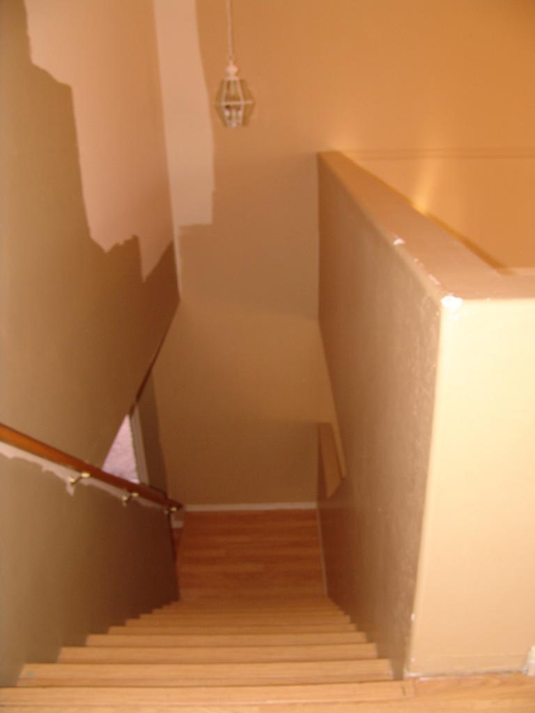 2574 East Del Rio Court Gilbert, AZ 85295 - Photo 6 of 14 Stairwell