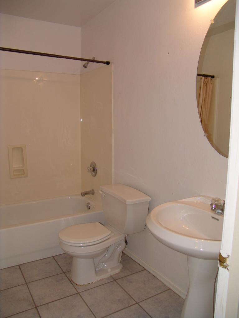 2574 East Del Rio Court Gilbert, AZ 85295 - Photo 7 of 14 Downstairs Bath