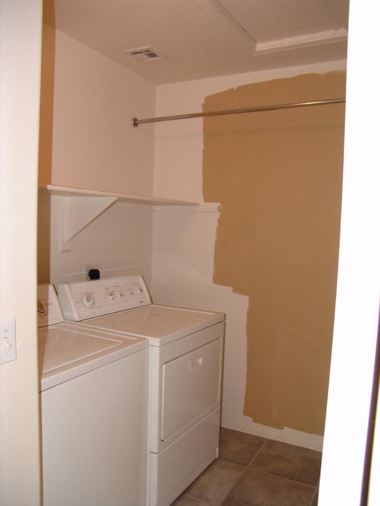 2574 East Del Rio Court Gilbert, AZ 85295 - Photo 9 of 14 Ustairs laundry room