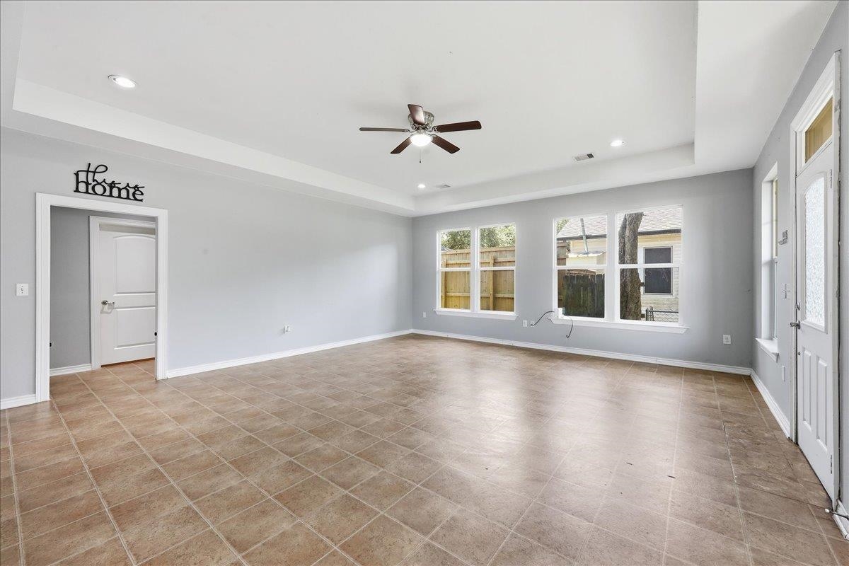 4085 Rothwell Street Beaumont, TX 77705 - Photo 6 of 22