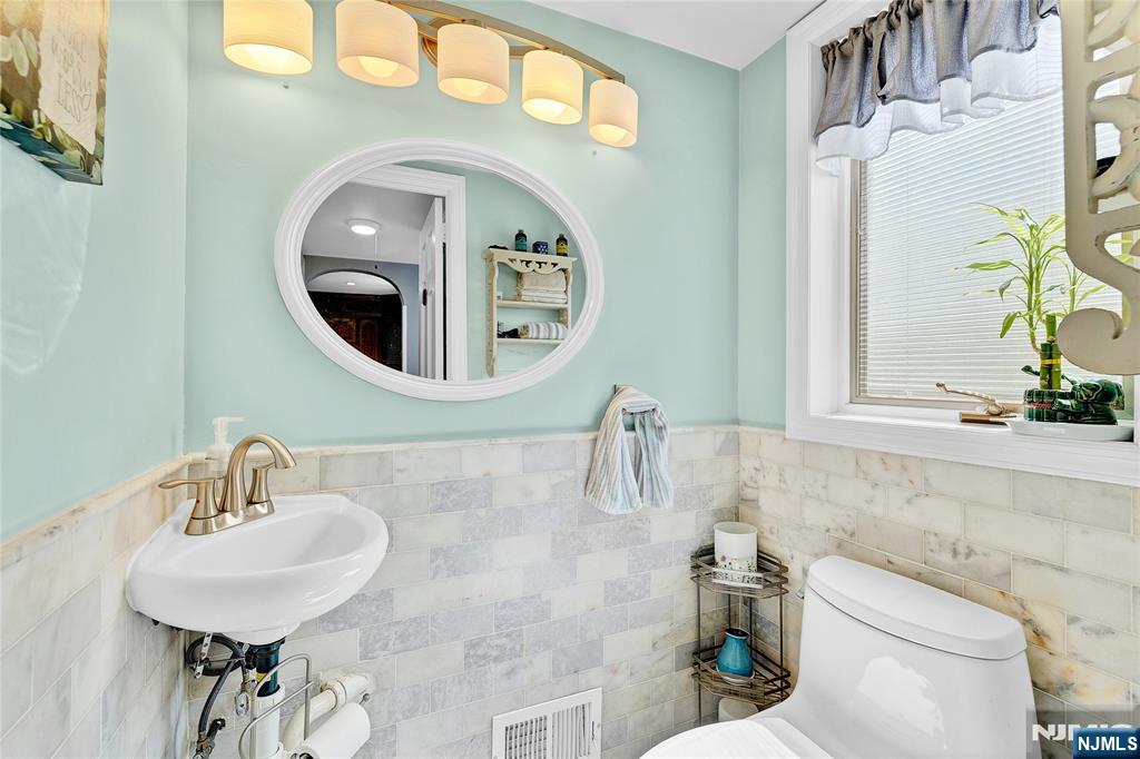 351 Orient Way Rutherford, NJ 07070 - Photo 14 of 41