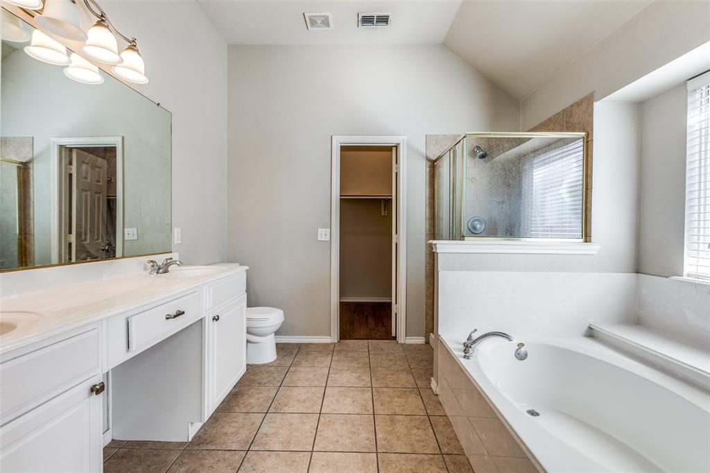 4527 Aspen Glen Road Plano, TX 75024 - Photo 7 of 13 Includes dual sinks, separate shower and tub