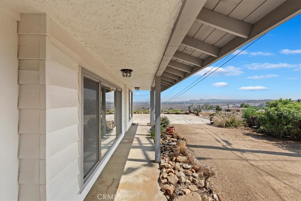 20061 Lounsberry Road Perris, CA 92570 - Photo 8 of 60