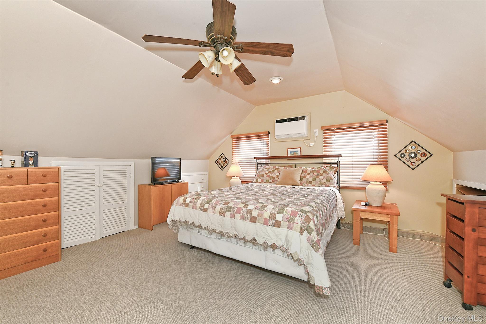 232 Old Farm Road Levittown, NY 11756 - Photo 16 of 27