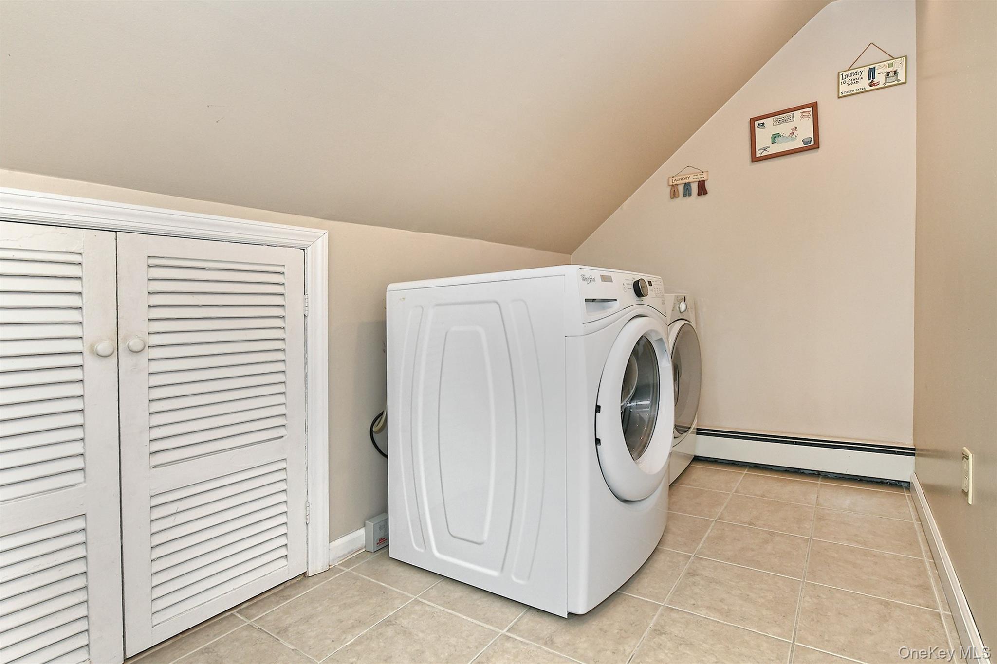 232 Old Farm Road Levittown, NY 11756 - Photo 19 of 27