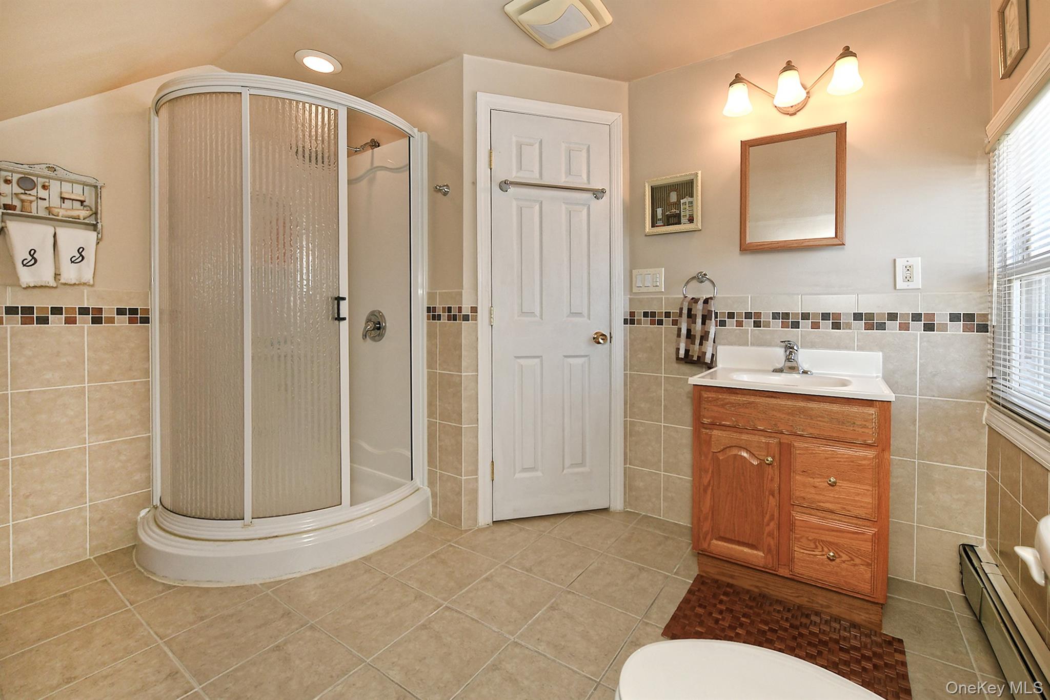 232 Old Farm Road Levittown, NY 11756 - Photo 20 of 27