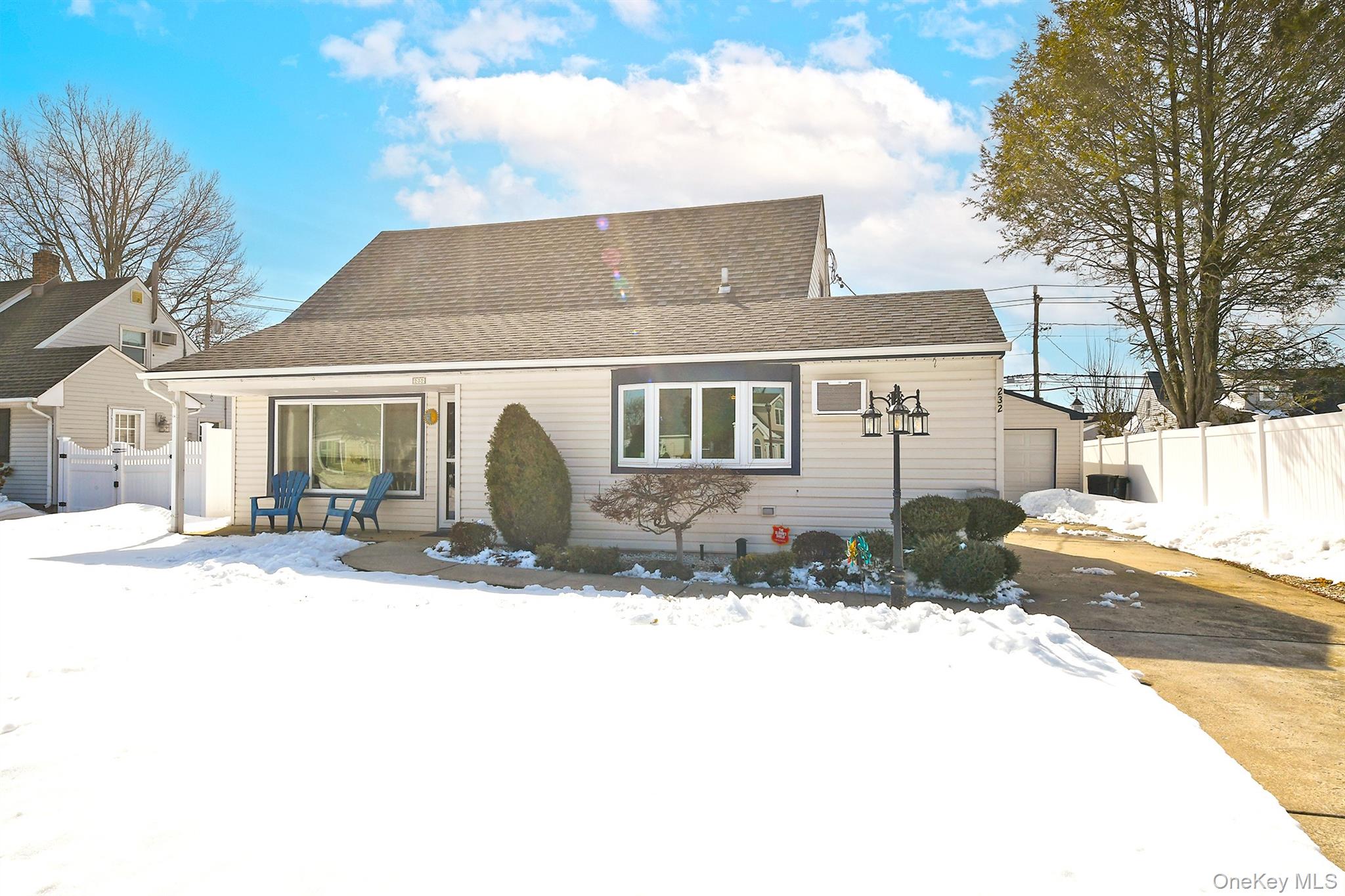232 Old Farm Road Levittown, NY 11756 - Photo 2 of 27