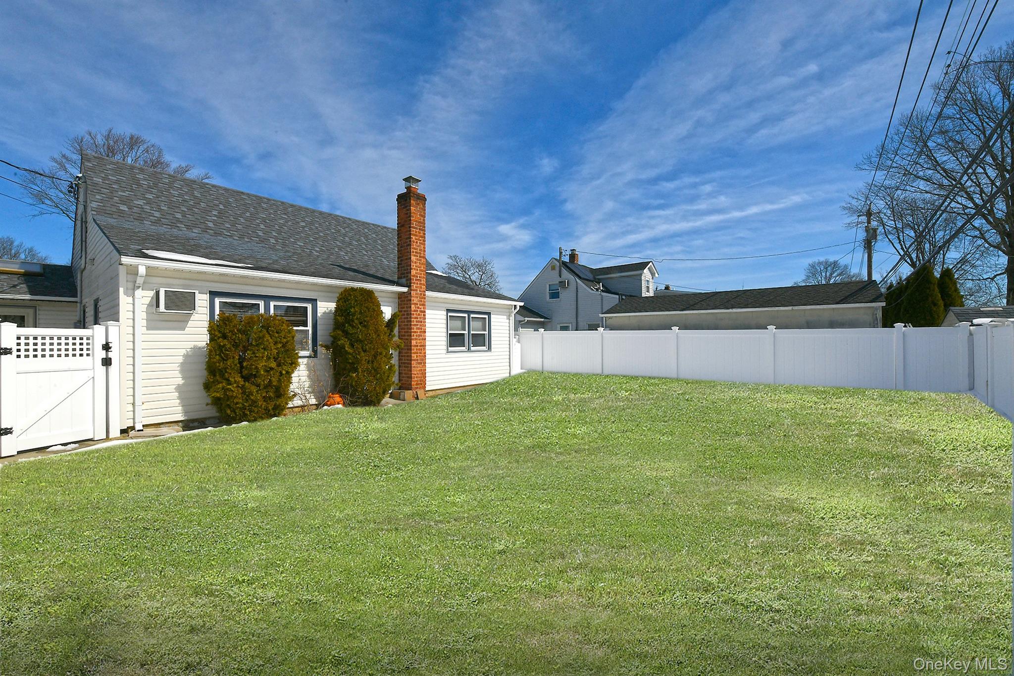 232 Old Farm Road Levittown, NY 11756 - Photo 24 of 27