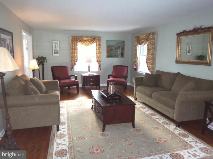 745 Stonehouse Road Moorestown, NJ 08057 - Photo 3 of 19 Living Room