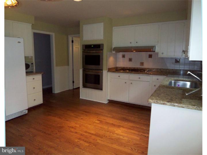 745 Stonehouse Road Moorestown, NJ 08057 - Photo 8 of 19 Kitchen