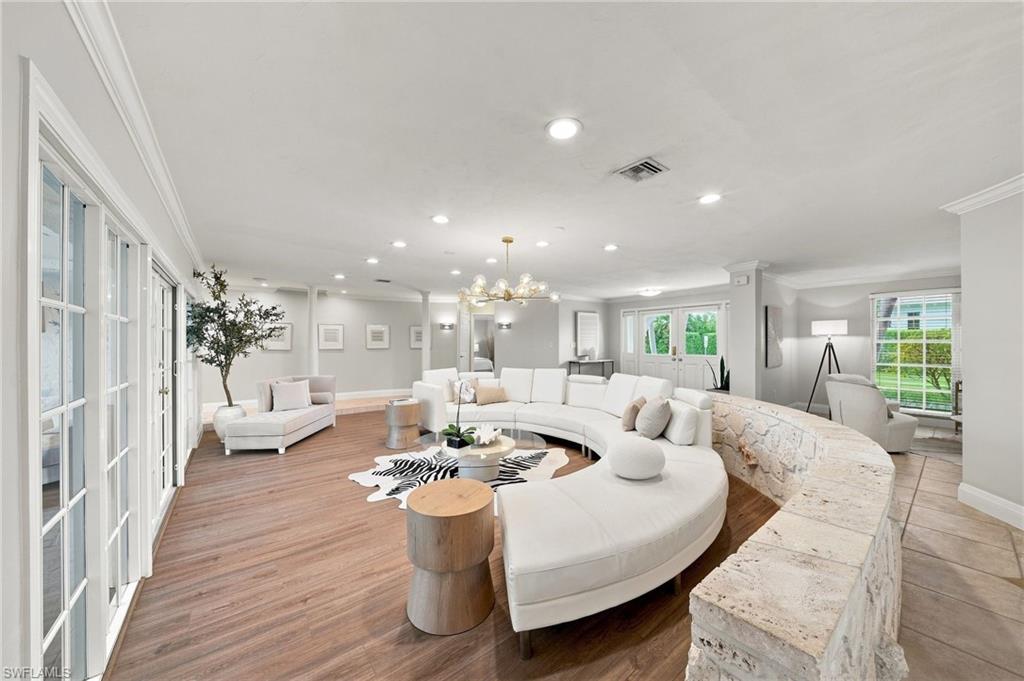 503 Neapolitan Way Naples, FL 34103 - Photo 4 of 30 Gallery Image 4