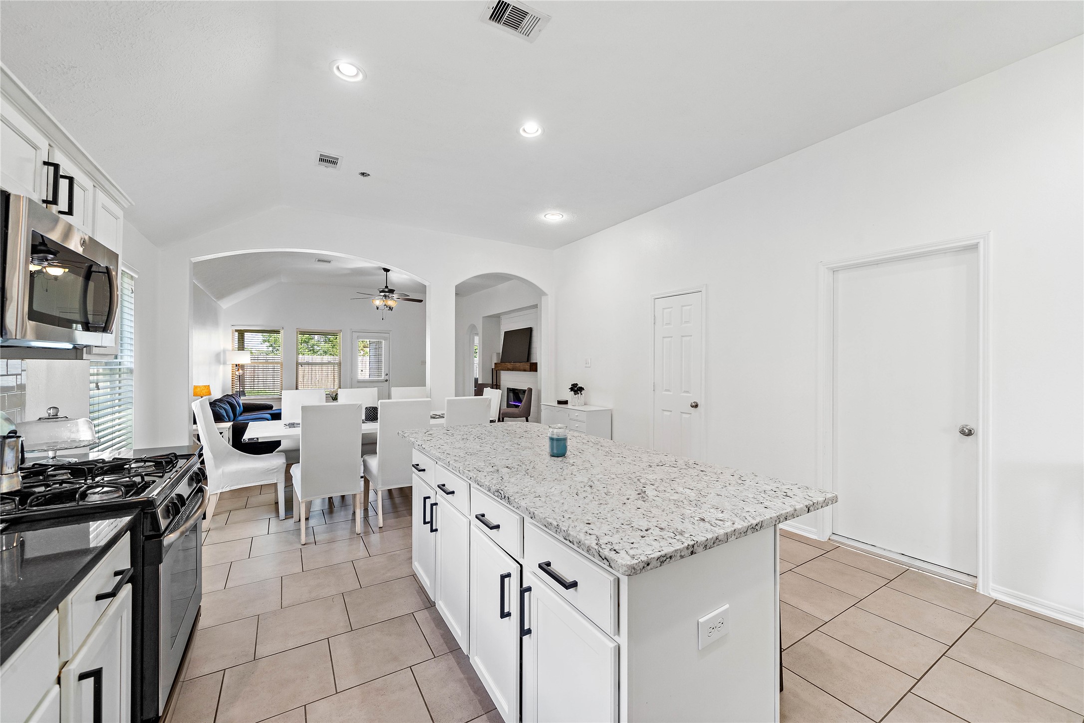 21411 Gable Meadows Lane Spring, TX 77379 - Photo 10 of 31