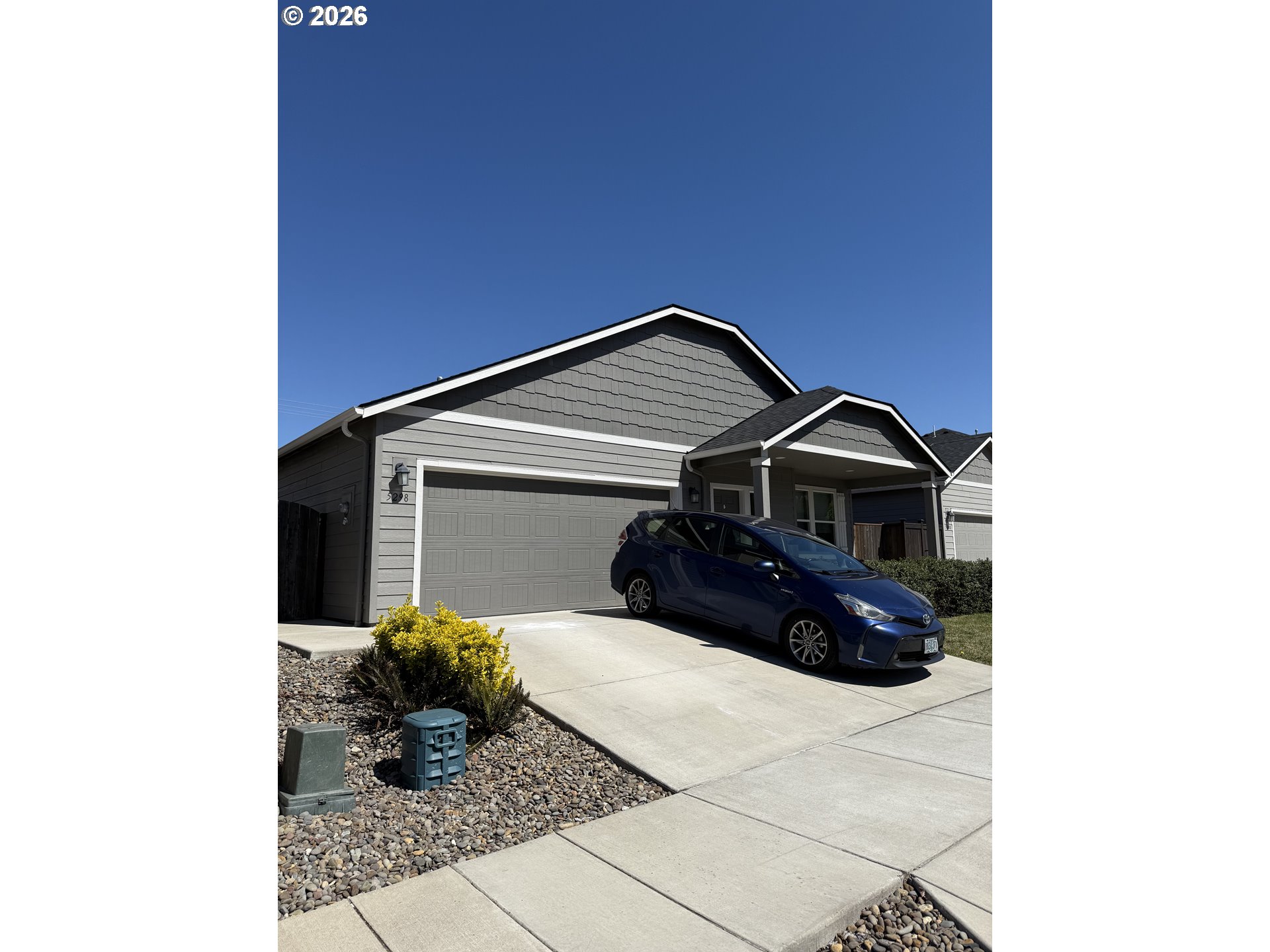5298 Squirrel Street Springfield, OR 97478 - Photo 2 of 18