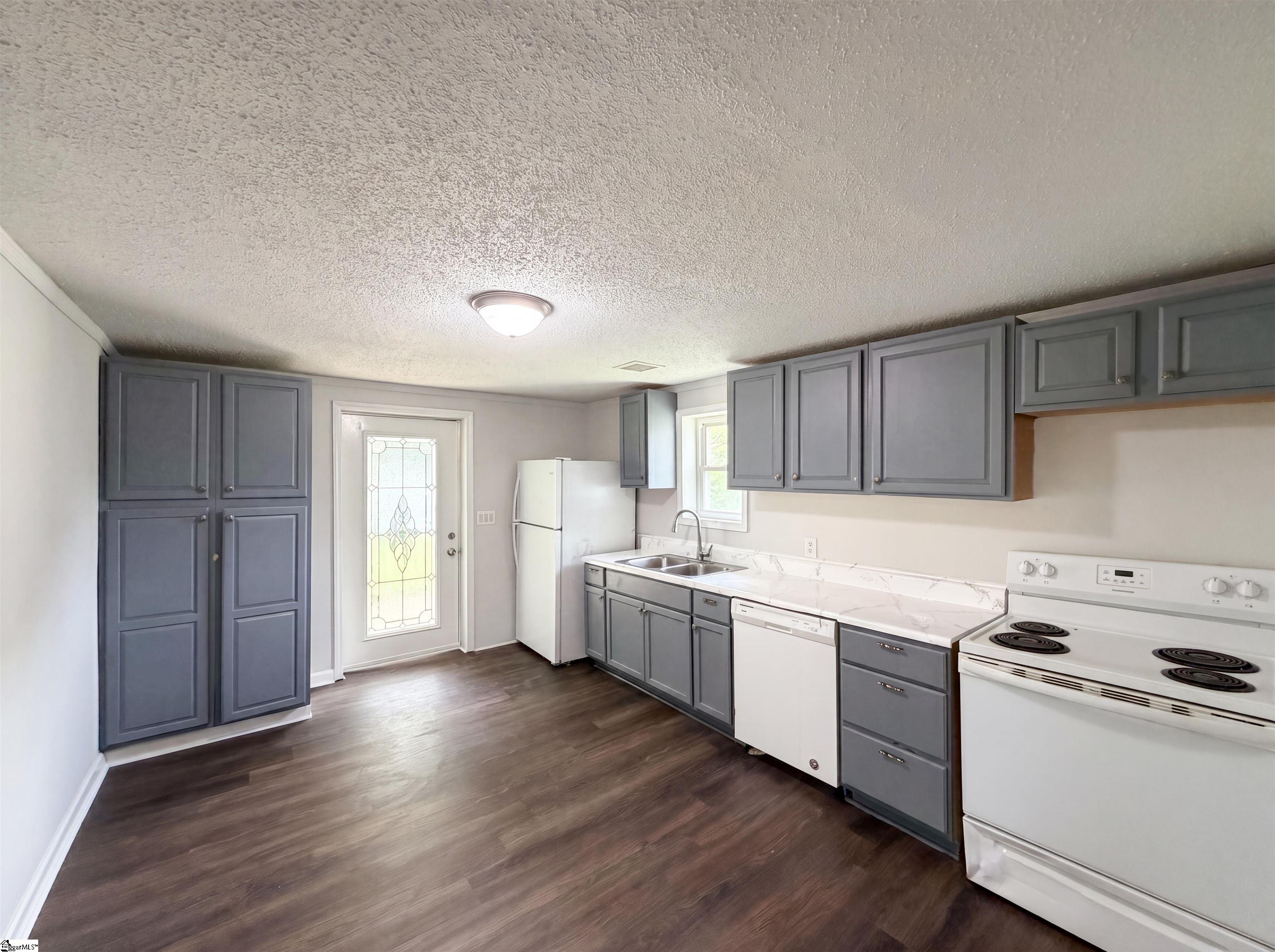 237 Geddis Road Inman, SC 29349 - Photo 2 of 19