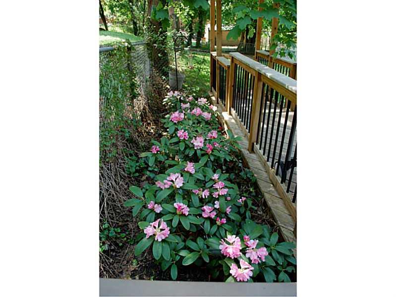 490 Mapleton Avenue Mt. Lebanon, PA 15228 - Photo 24 of 25 Exterior Front.