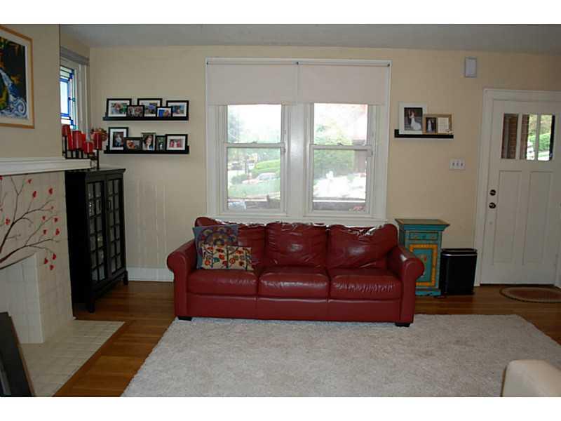 490 Mapleton Avenue Mt. Lebanon, PA 15228 - Photo 4 of 25 Living Room.