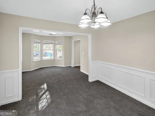 a view of empty room with window