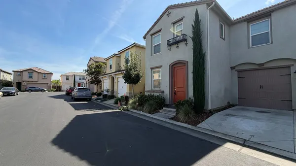 $2,150 | 3774 Amity Lane, Clovis, CA 93619