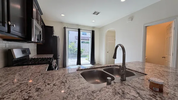 $2,150 | 3774 Amity Lane, Clovis, CA 93619