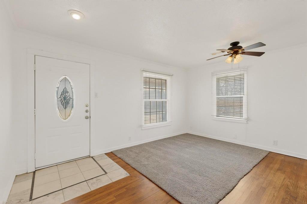 4111 Kirby Street Rowlett, TX 75088 - Photo 6 of 38