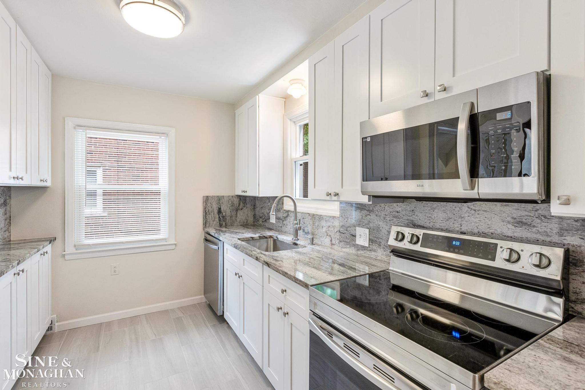 2119 Lancaster Street Grosse Pointe, MI 48236 - Photo 8 of 23