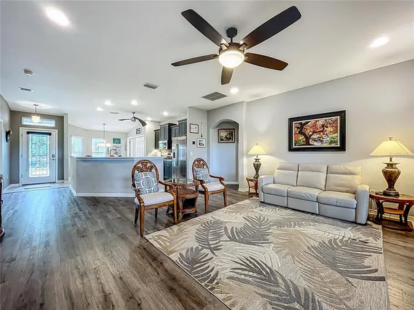 $2,400 | 27327 Roanoke Drive, Leesburg, FL 34748