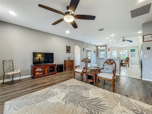 $2,400 | 27327 Roanoke Drive, Leesburg, FL 34748