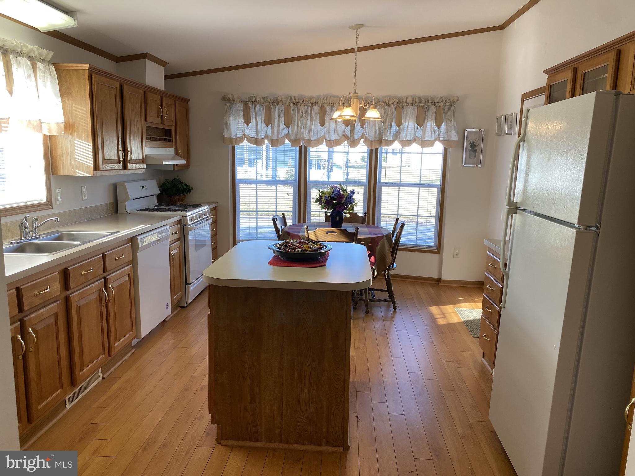 600 Audrey Drive Dover, DE 19901 - Photo 12 of 30 Large kitchen with center island