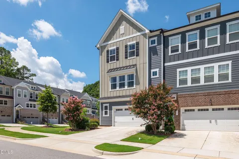 $525,000 | 830 Amley Place, Apex, NC 27523