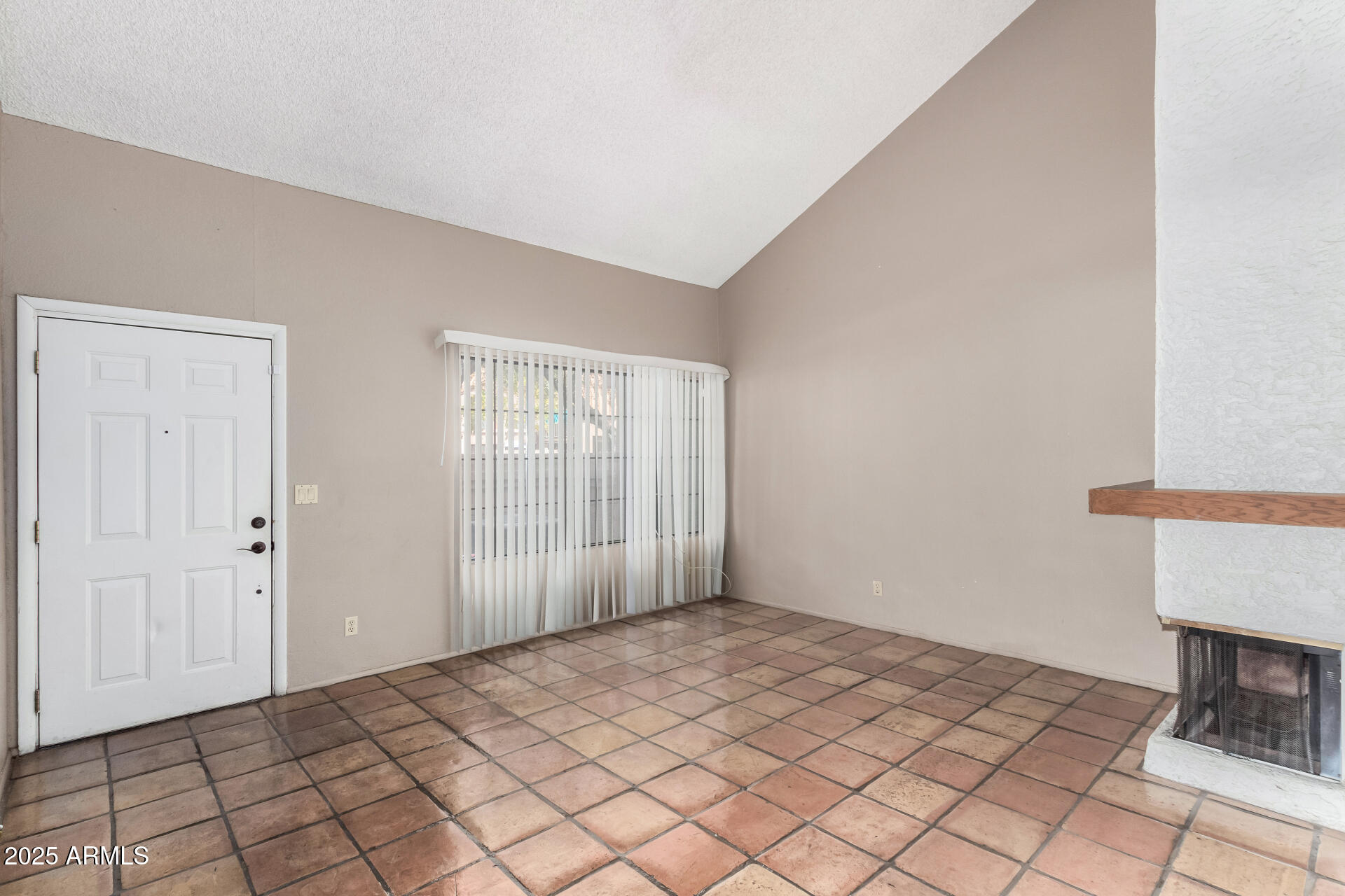 609 East Mesquite Circle, Unit D131 Tempe, AZ 85288 - Photo 4 of 39 a view of room